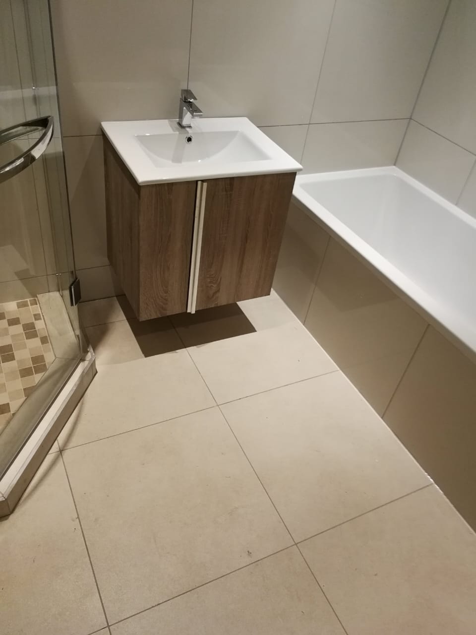 Floating basin + tiling